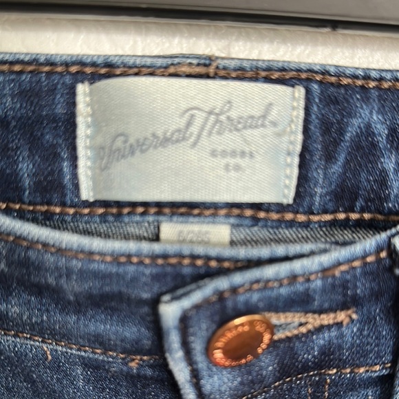 Universal Thread Blue Ankle Cropped Denim - Picture 2 of 3